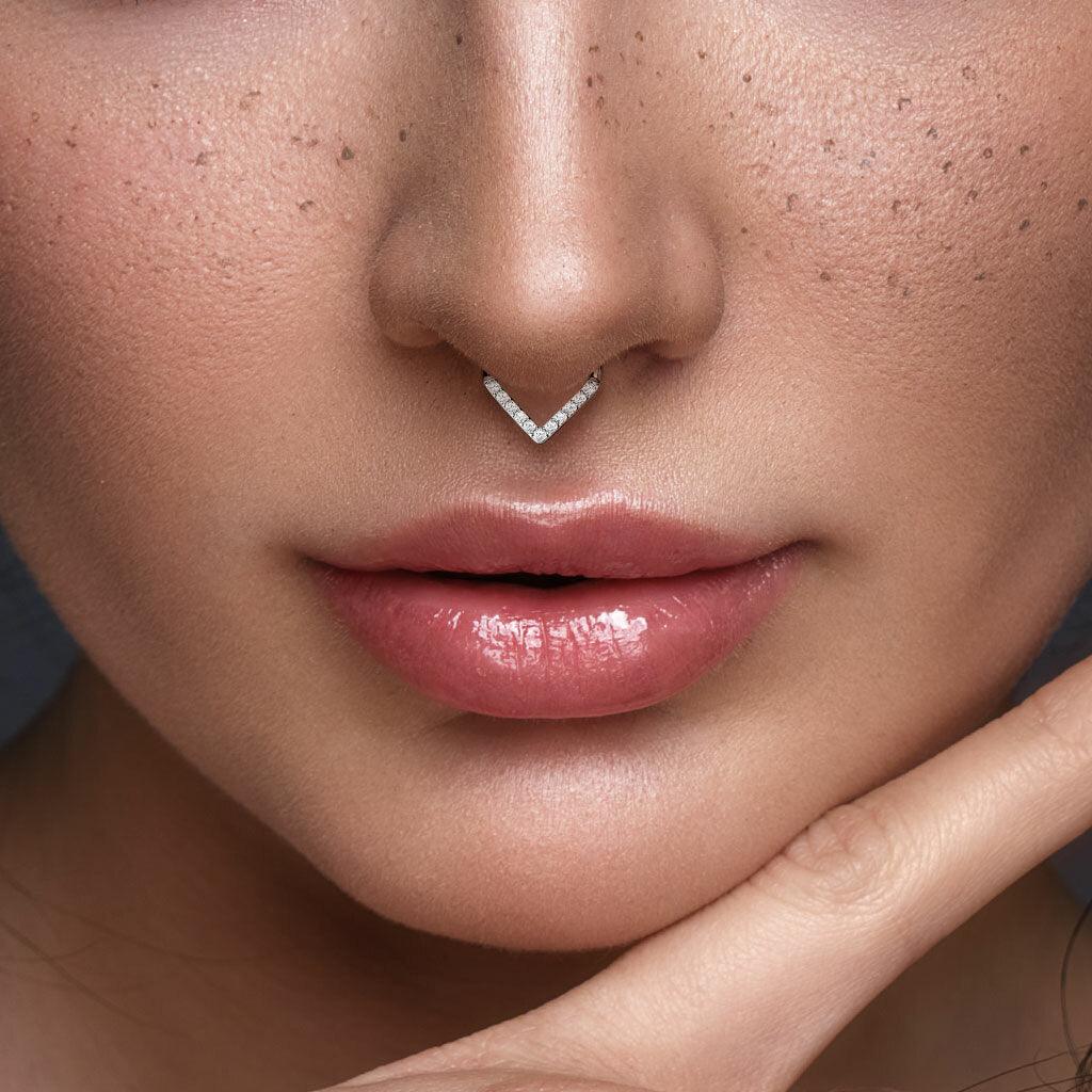 Lävistysrengas, Implant Grade Titanium Single Line CZ Hoop in Gold
