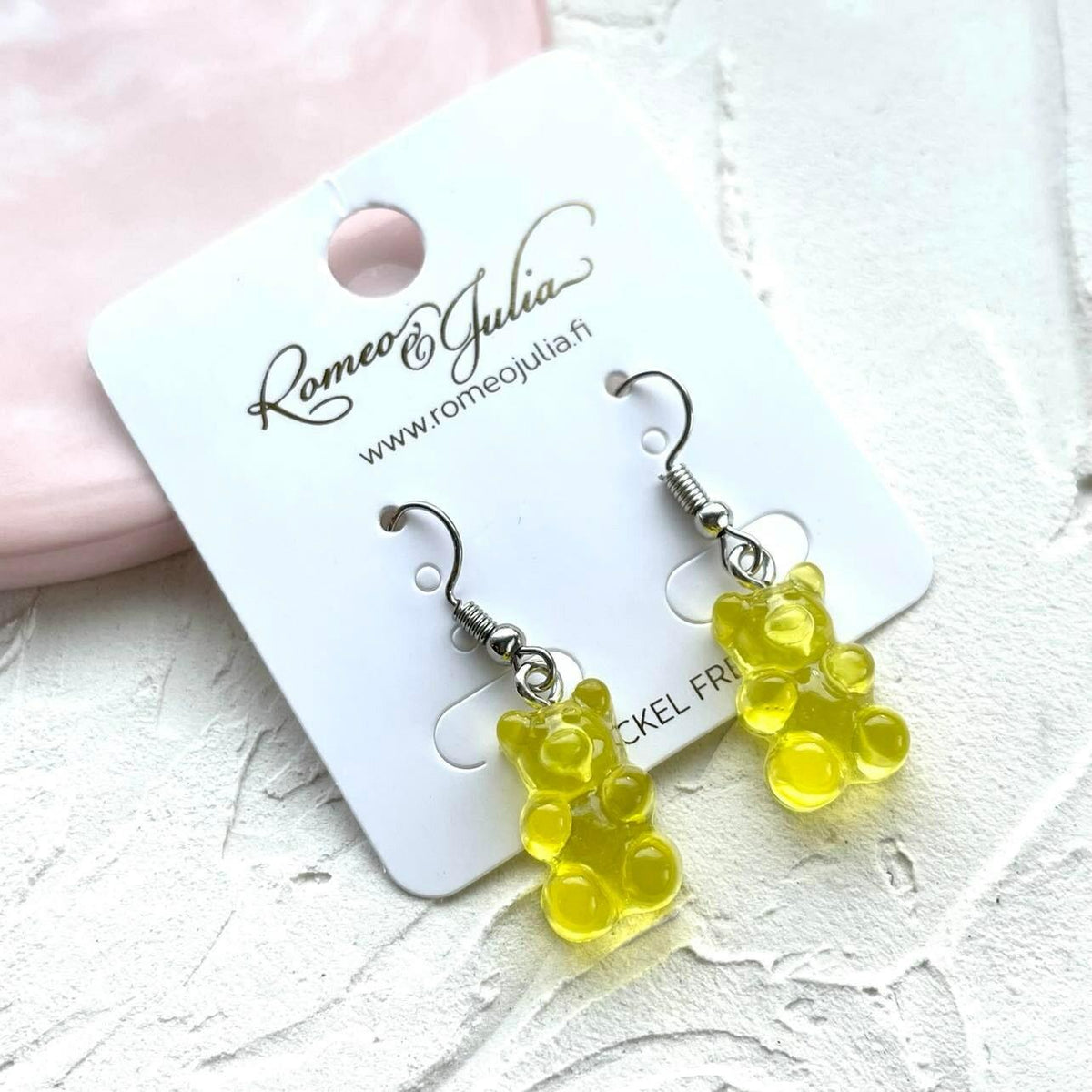 Korvakorut, Light Yellow Gummy Bear -keltainen nallekarkki
