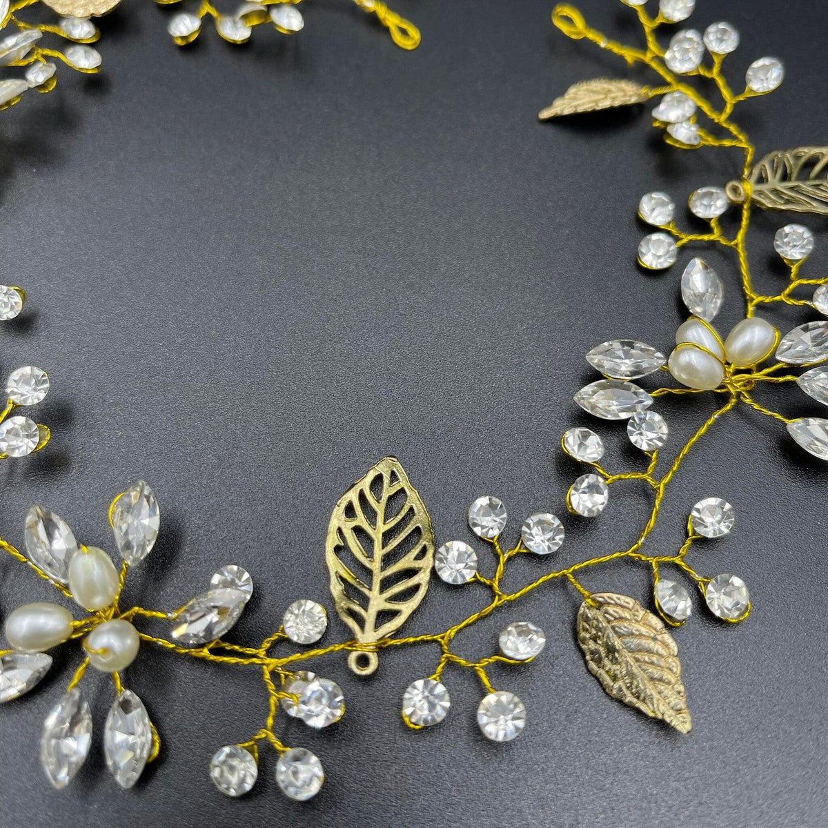 Hair ornament | ROMANCE, Yvonne - gold-colored hair garland with leaves and pearls