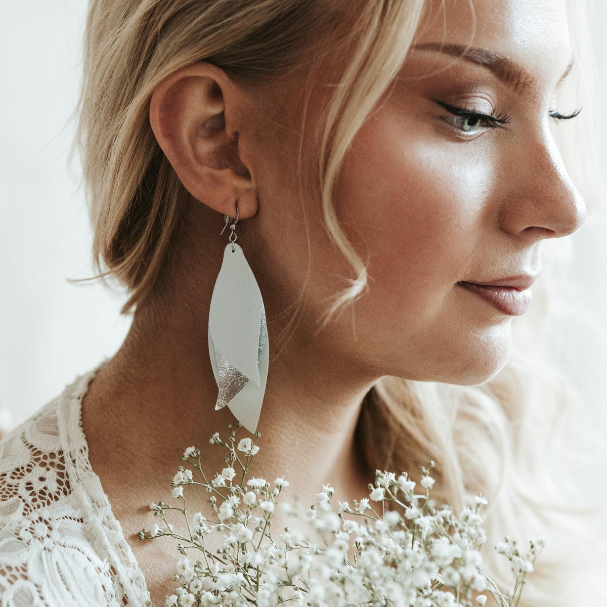 LEMPI earrings, Wings (matte silver - silver, leather)