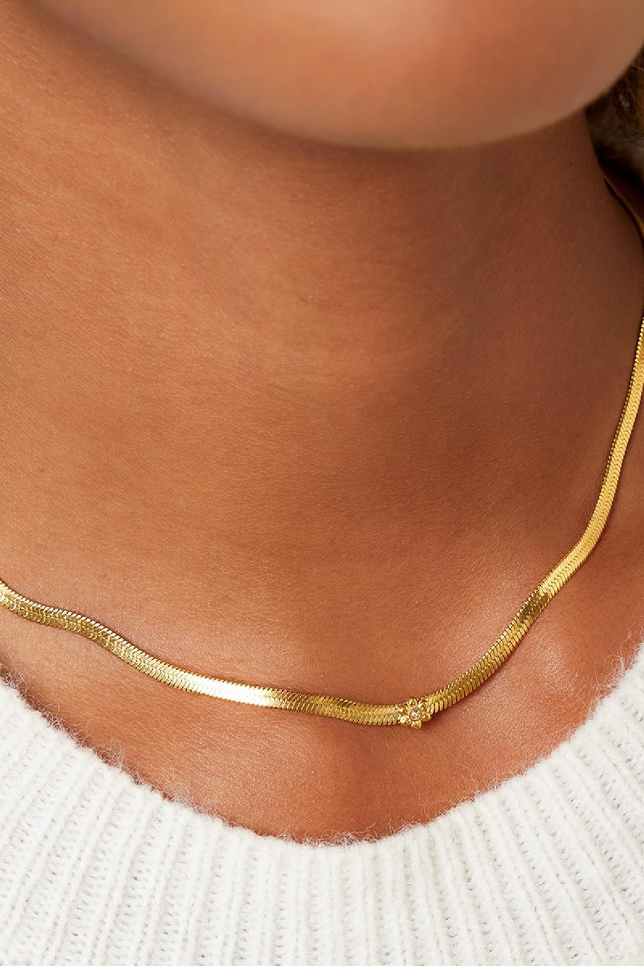 French Riviera | Honey Bloom flower-adorned surgical steel necklace