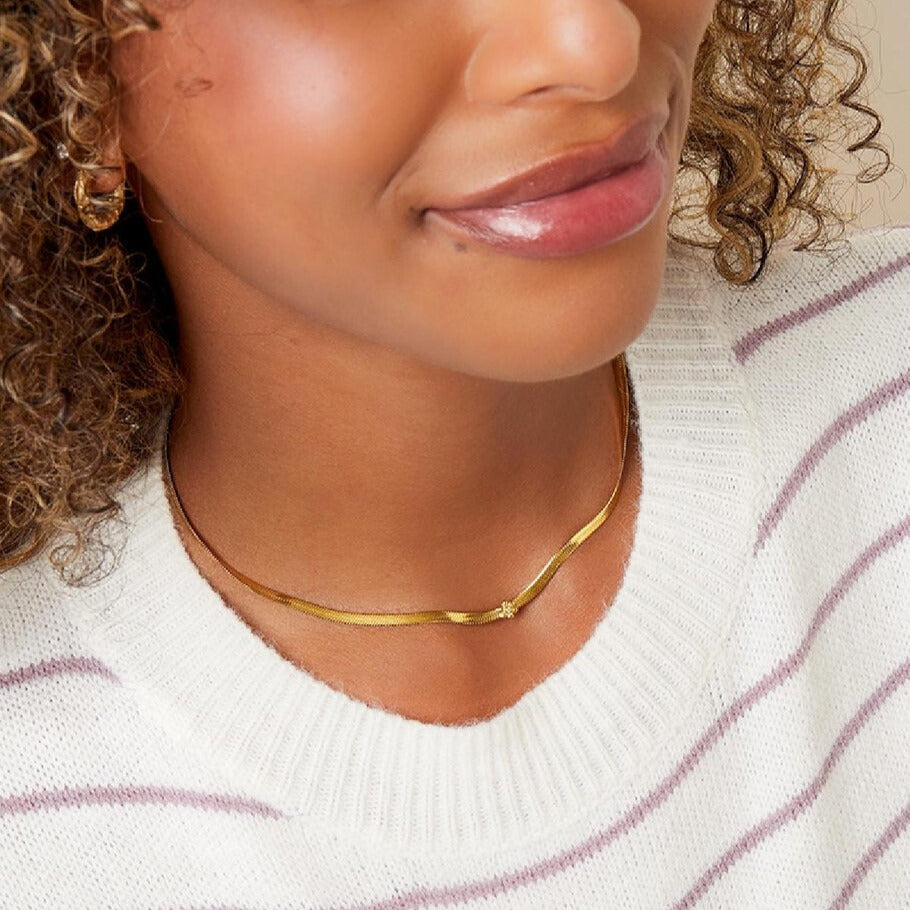 French Riviera | Honey Bloom flower-adorned surgical steel necklace