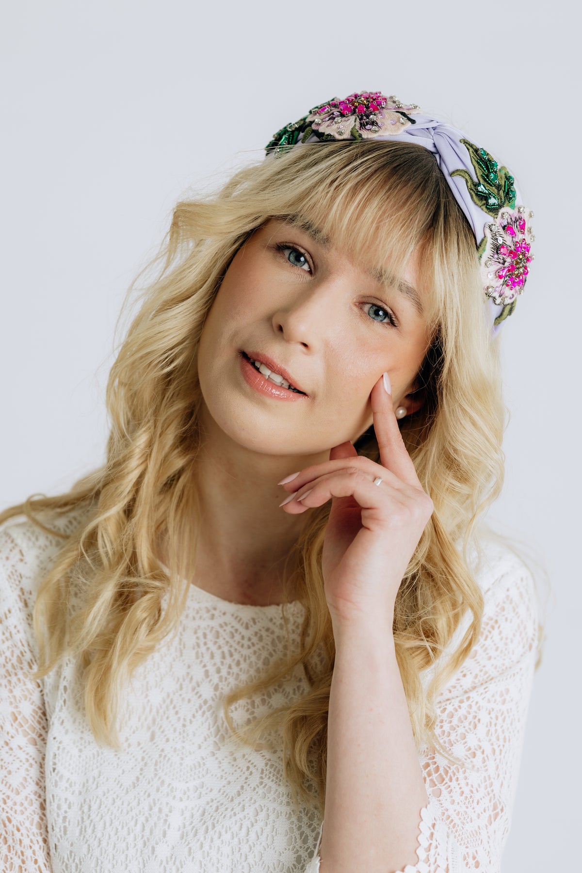 SUGAR SUGAR®, Mystic Bloom – embroidered satin headband with rhinestones (lavender)