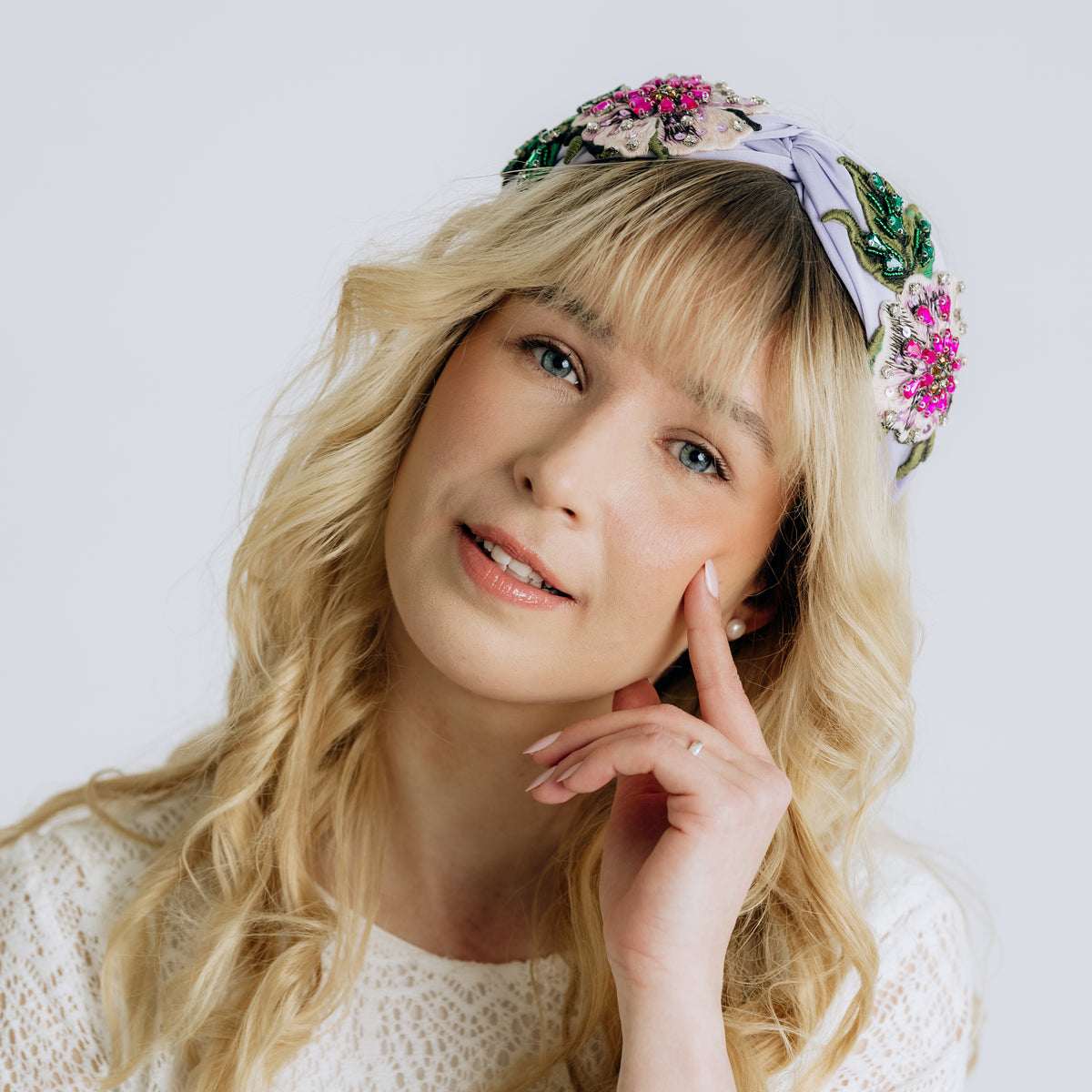 SUGAR SUGAR®, Mystic Bloom – embroidered satin headband with rhinestones (lavender)