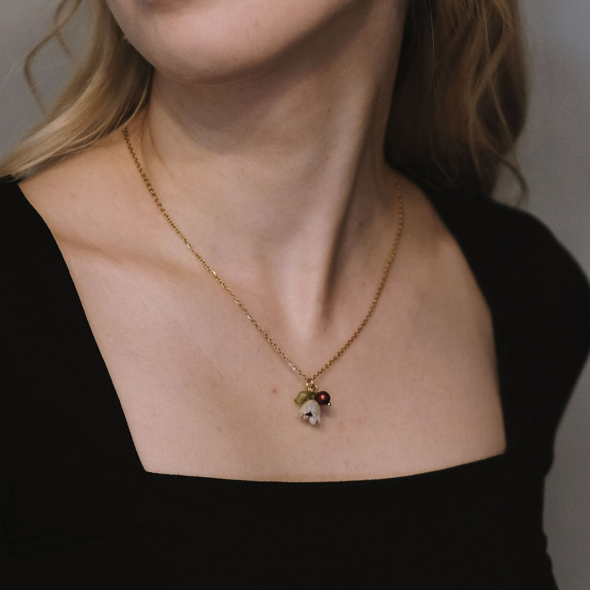 Floréa Christmas berry handmade flower necklace
