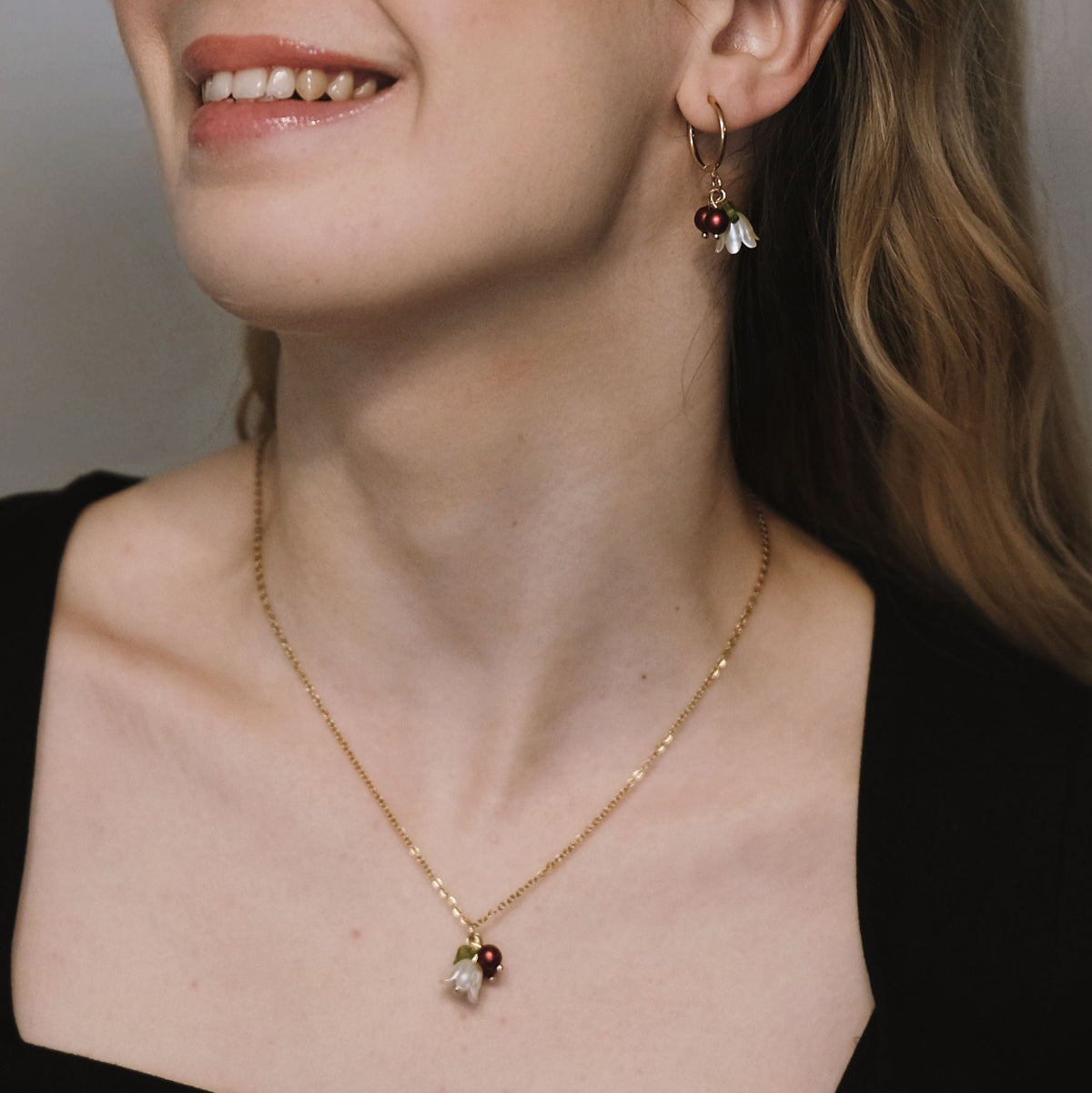 Floréa Christmas berry handmade flower necklace