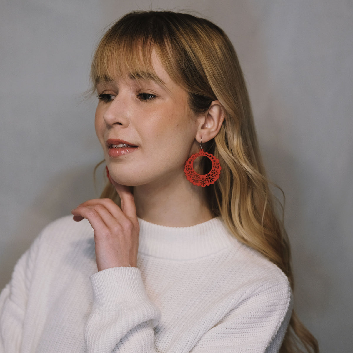 Laceberry – wooden red lace earrings