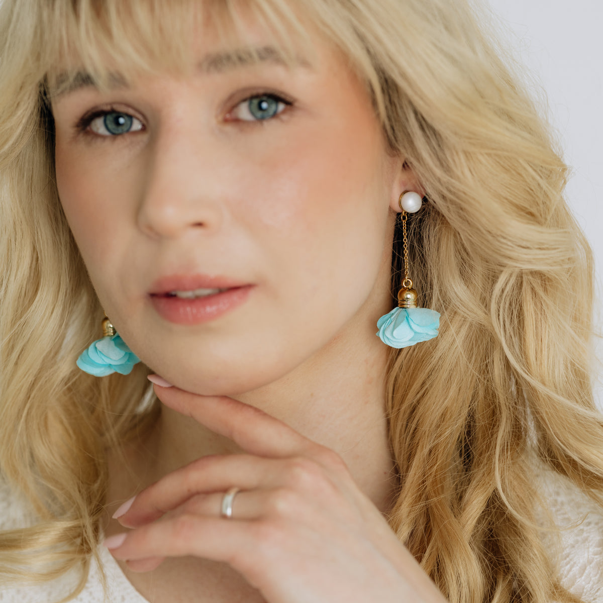 FRENCH RIVIERA | Lily Bloom flower earrings (turquoise)