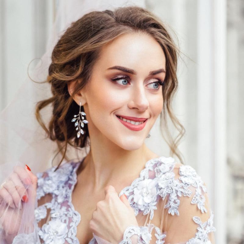Kristallikorvakorut, ATHENA BRIDAL|Natural Pearl Twine Earrings in gold