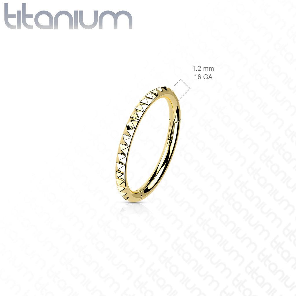 Lävistysrengas, Implant Grade Titanium Pyramid Cut Hoop in Gold