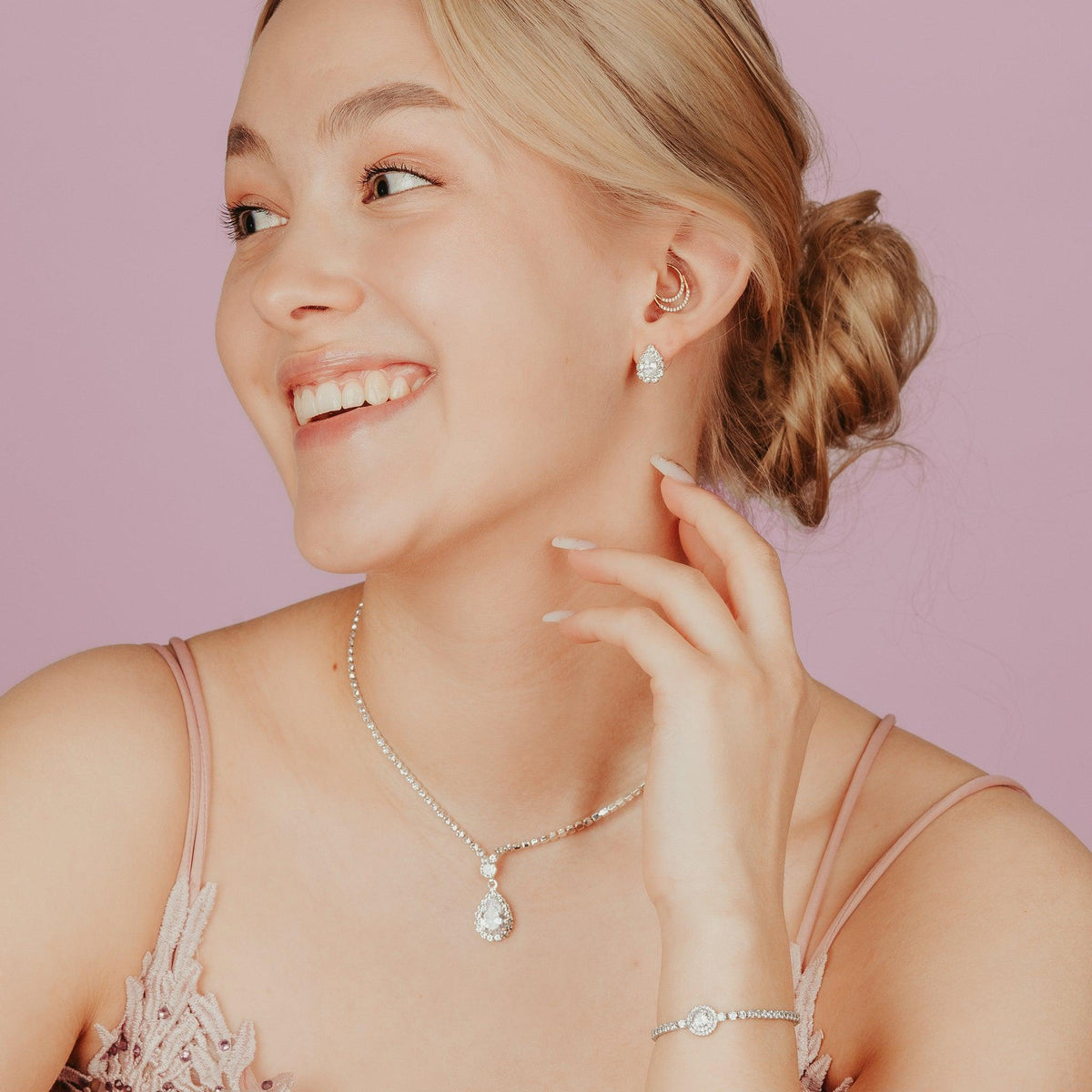 Strassikorvakorut, ROMANCE|Eliza-juhlakorvakorut (myös kullanvärisenä)