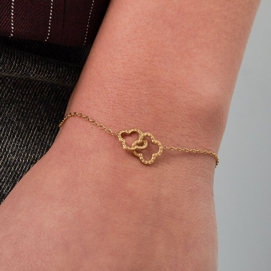 French Riviera | Linked Luck – lucky clover surgical steel bracelet (gold)