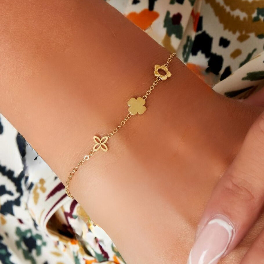 FRENCH RIVIERA | Lucky Petals clover bracelet made of surgical steel (silver)