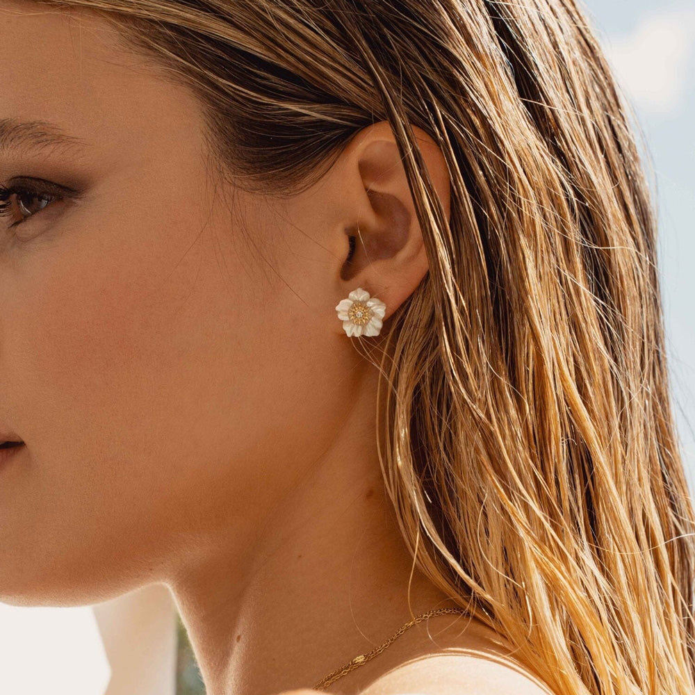 BOHM PARIS | Boucles Elfie - helmiäiskukka korvanapit kristallilla