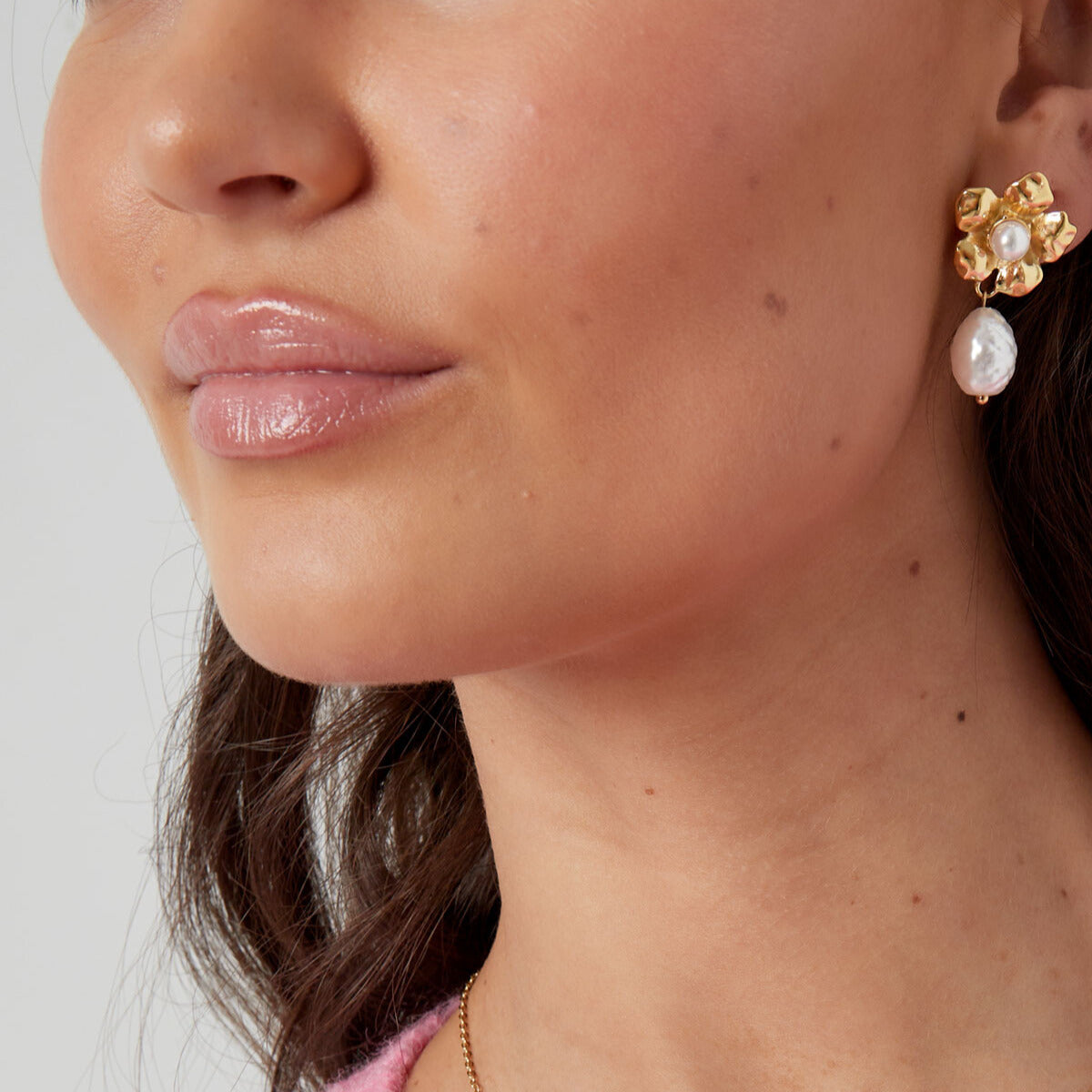 FRENCH RIVIERA | Pearl in Bloom – flower earrings with white pearls