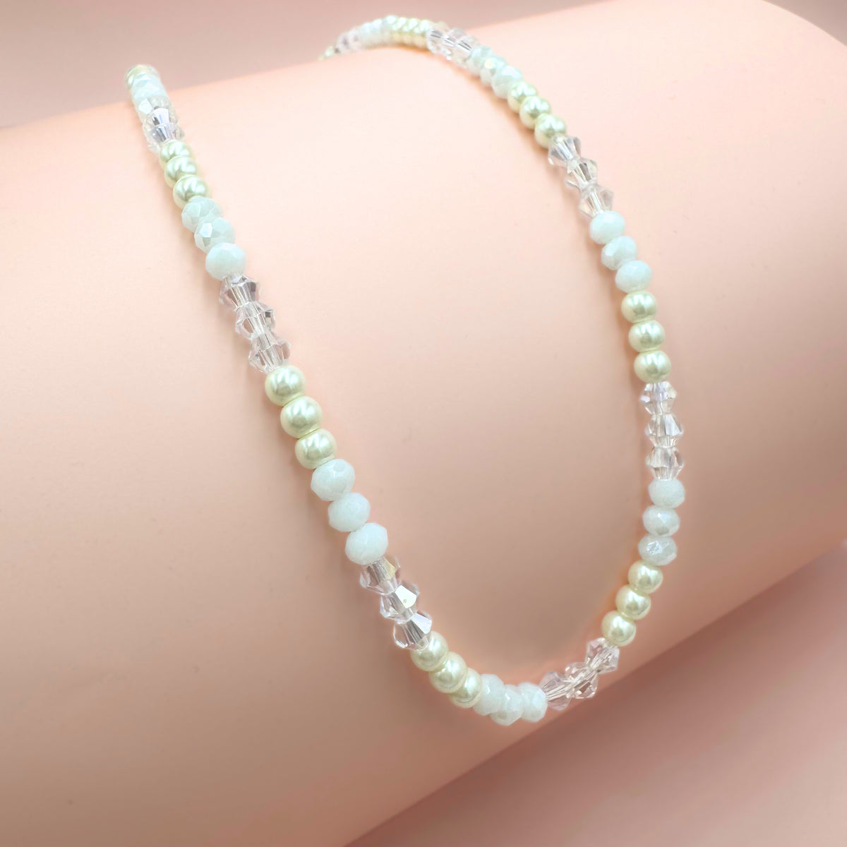 Jolie Pearl handmade necklace (shades of white, gold)
