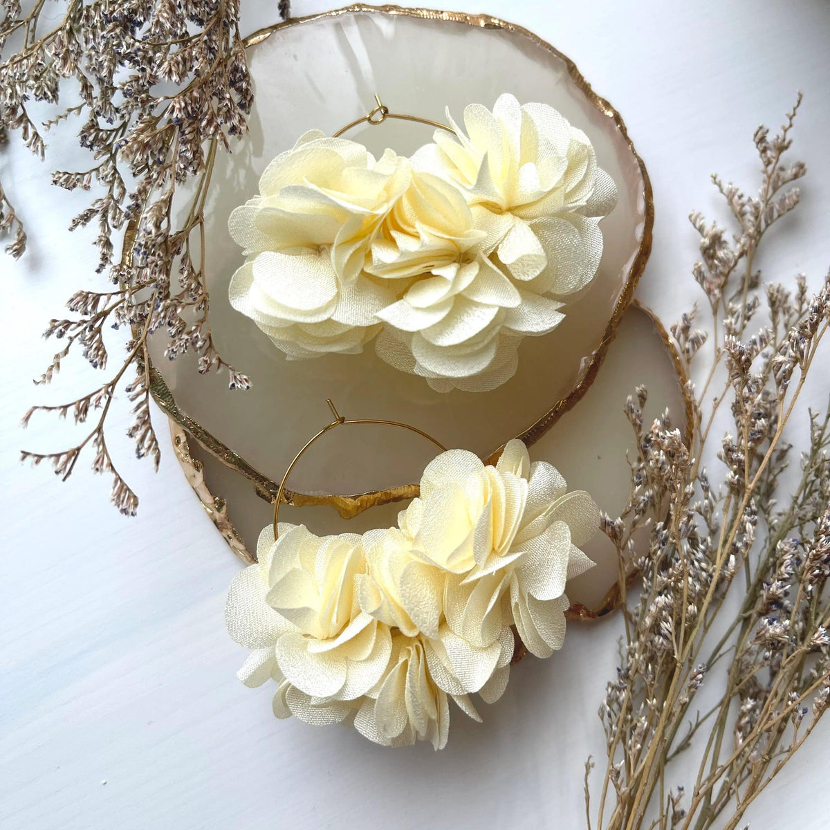 Jasmine -kukkakorvakorut (kerma)