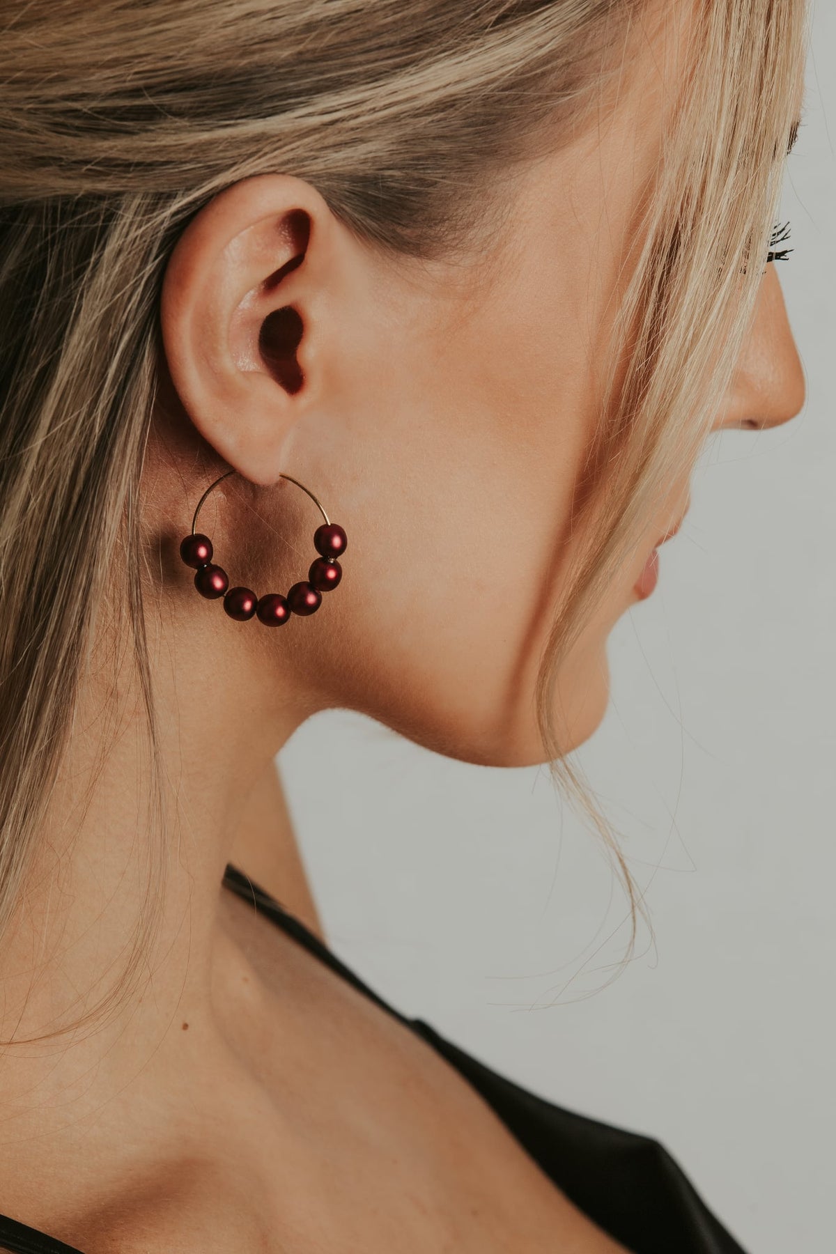 Jolie Bordeaux – handmade pearl rings (shimmering red, gold)