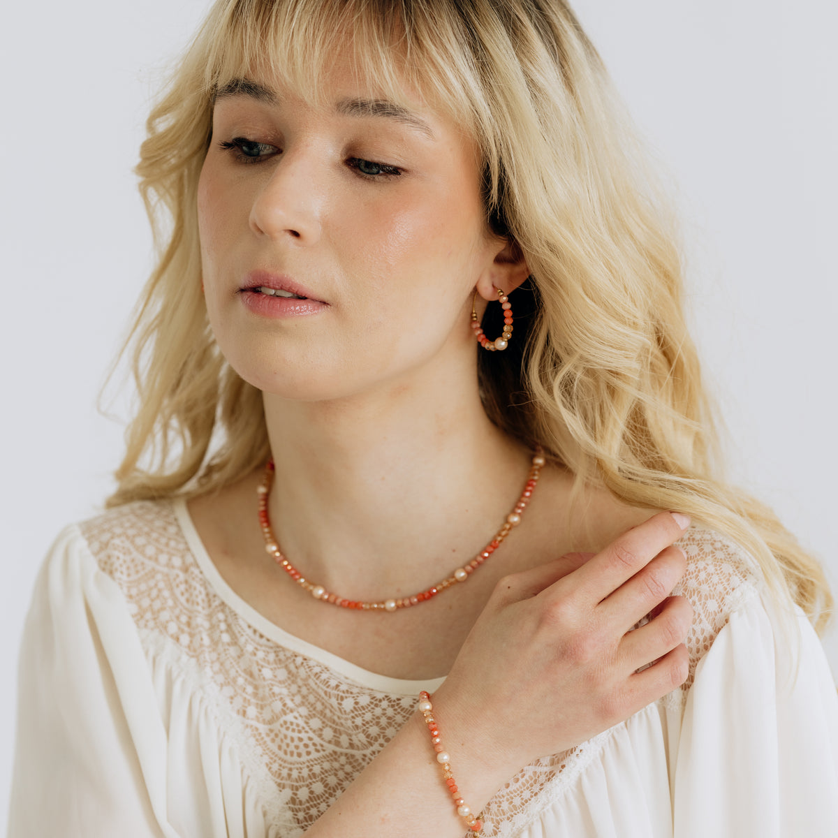Jolie Sunset Handmade Necklace (Sunset Shades, Gold)