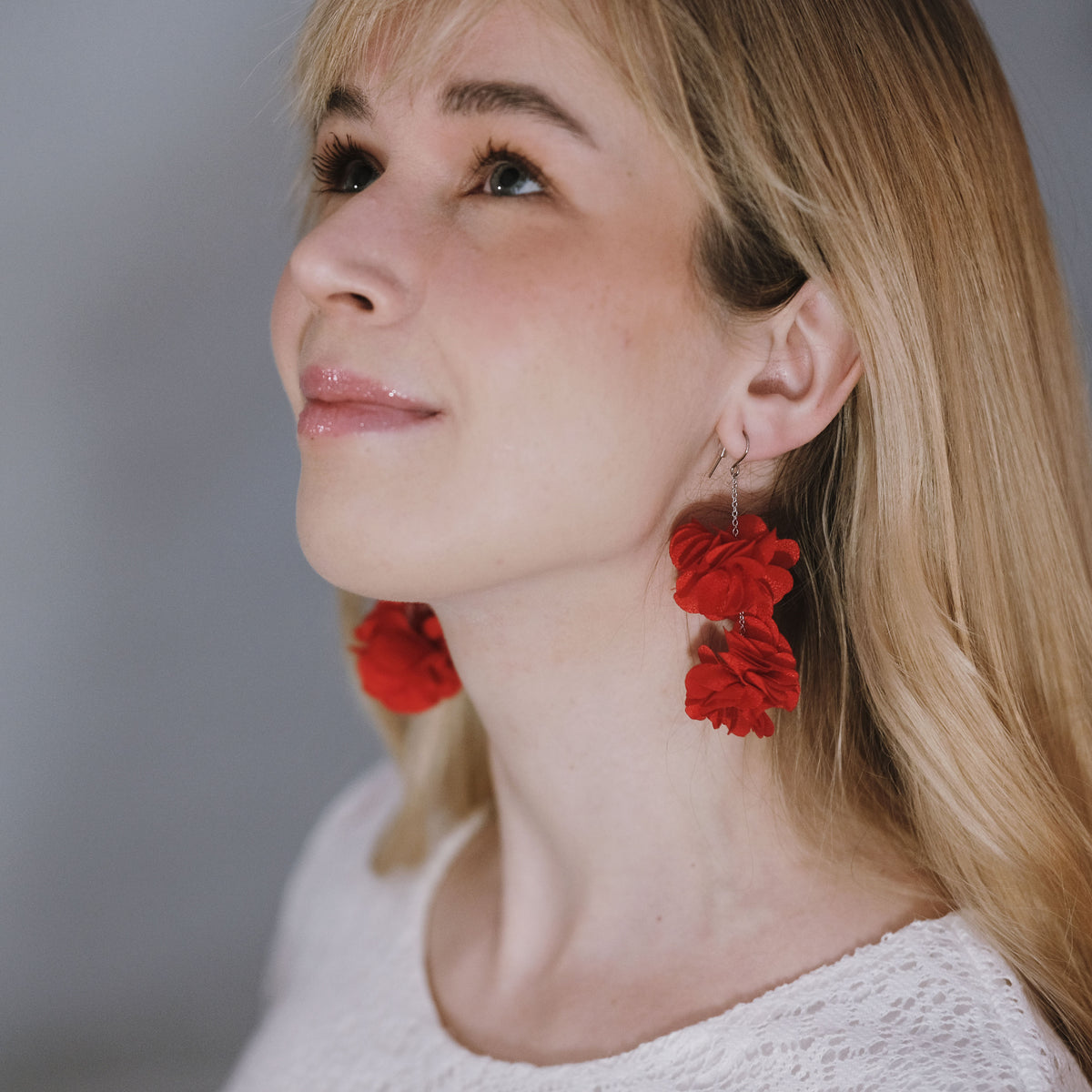 Roselle flower earrings (red)