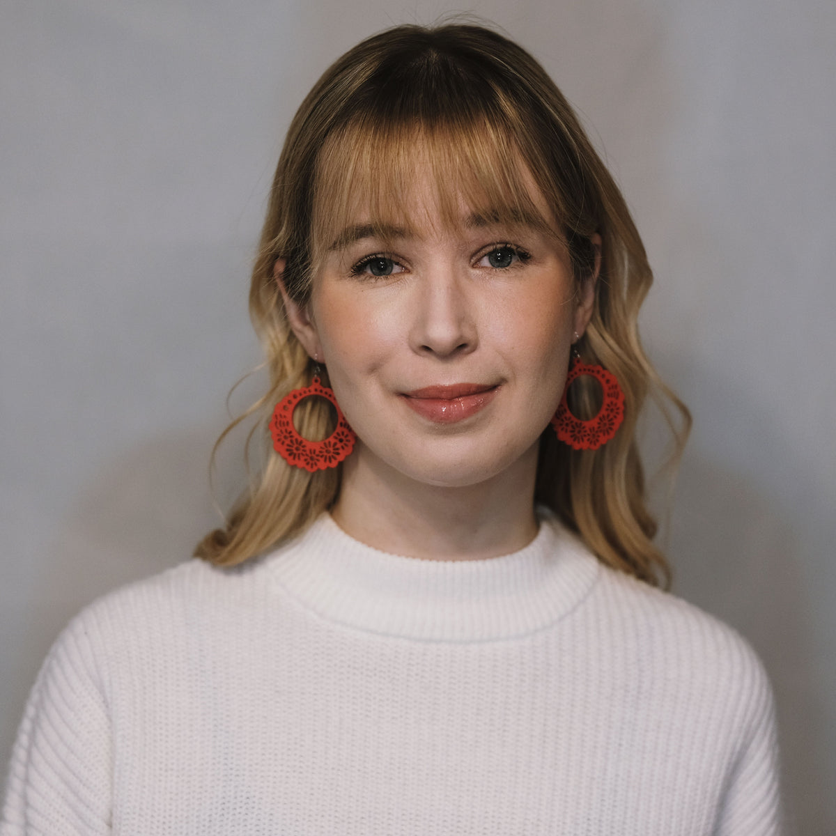 Laceberry – wooden red lace earrings