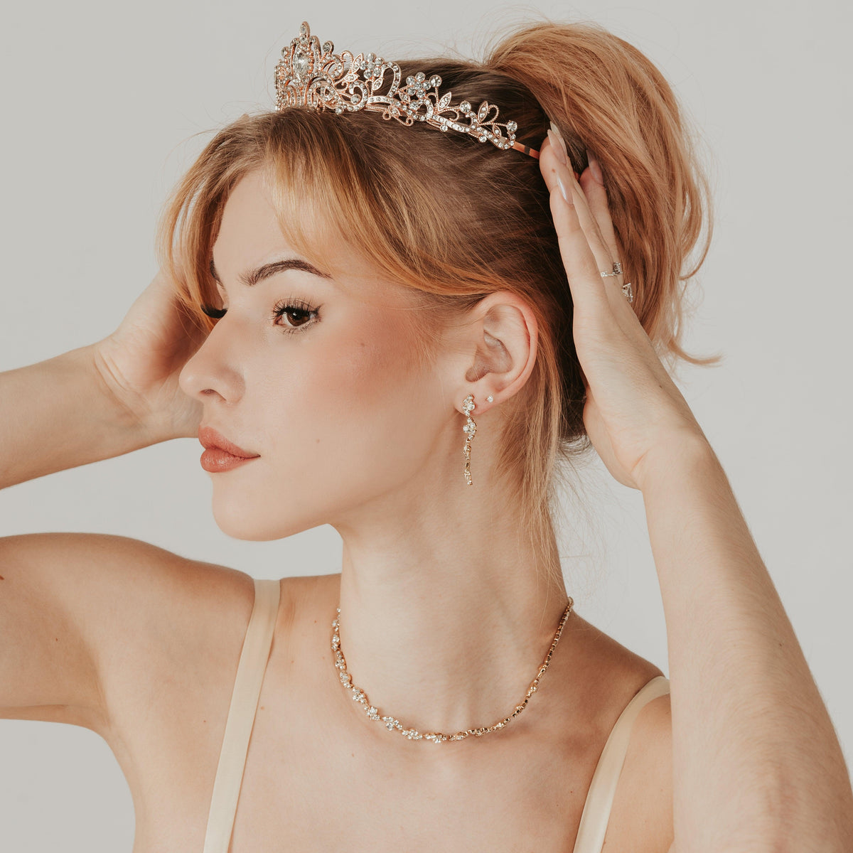 ROMANCE, Ophelia -kuparinsävyinen tiara kirkkailla kivillä