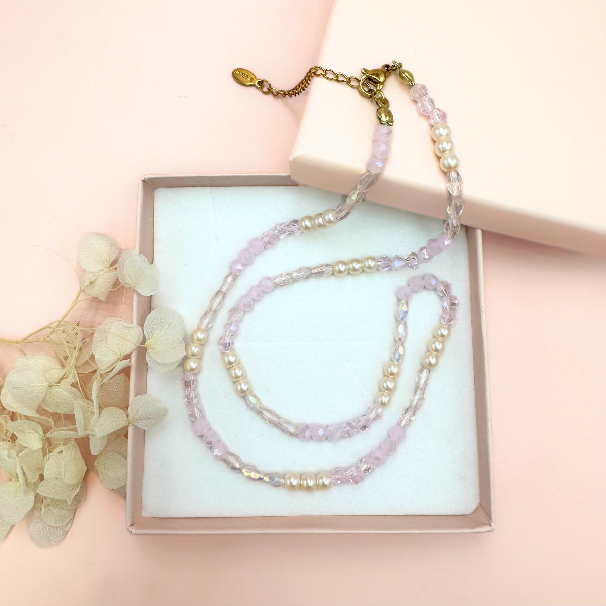 Jolie Rose handmade necklace (shades of pink, gold)