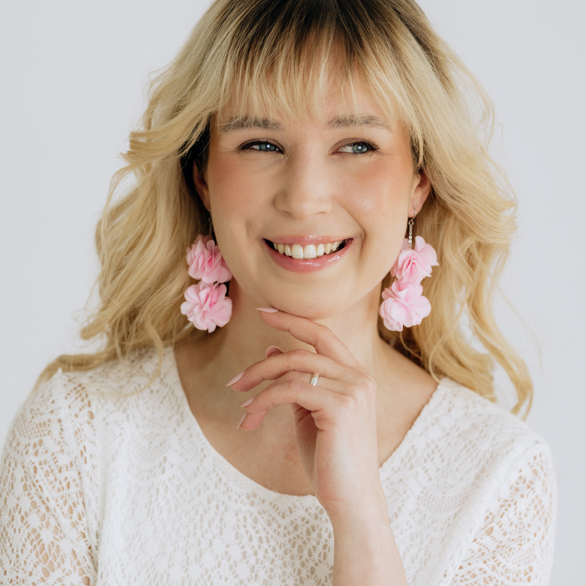 Roselle flower earrings (pink)