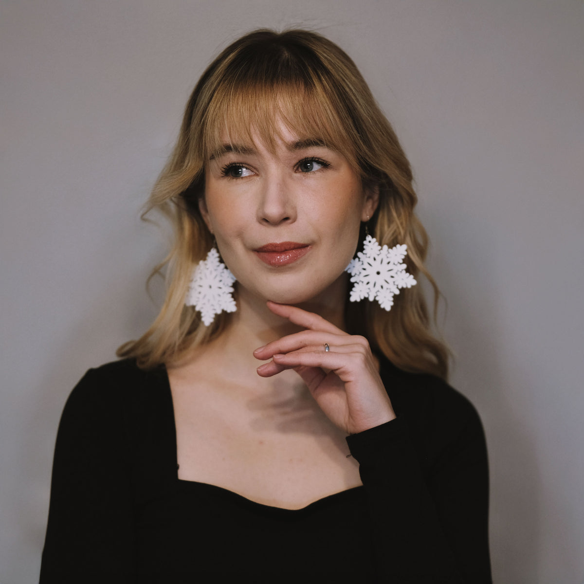 Winter magic – wooden snowflake earrings