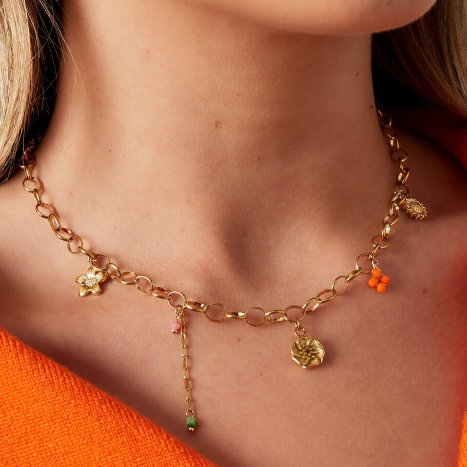 FRENCH RIVIERA | Flora Muse – flower and pearl necklace made of surgical steel 